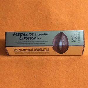 Touch in Sol Metallist liquid foil lipstick duo